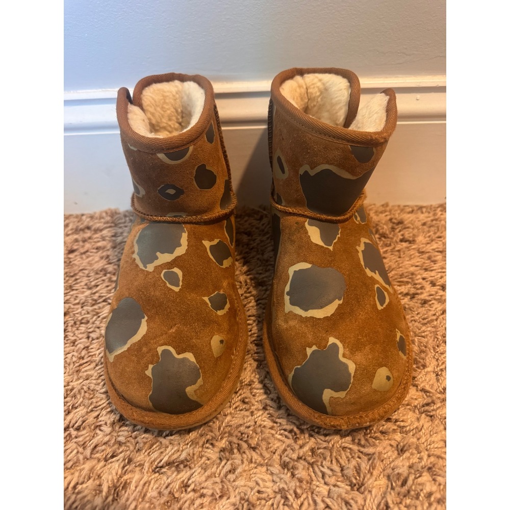 UGG Australia Girls Size 5 Classic Short Metallic Camo Shearling Boots Brown